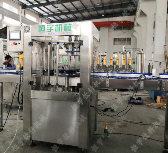 雞尾酒灌裝機