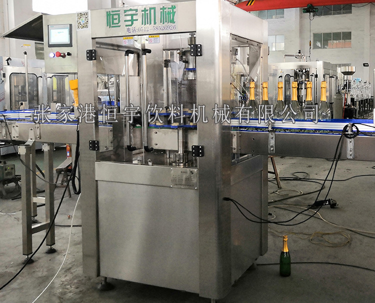 國產玻璃瓶沖灌封三合一灌裝機“拖后腿”，到底是誰惹的